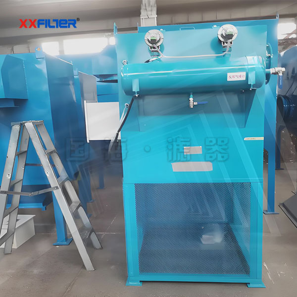 小型12筒保護(hù)風(fēng)機(jī)自潔式空氣過(guò)濾器